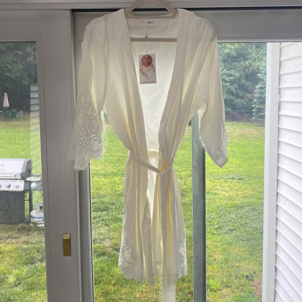 New with tags bridal robe